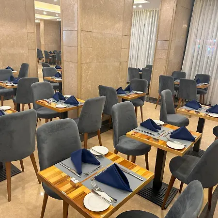 Stay Inn Pyramids Hotel